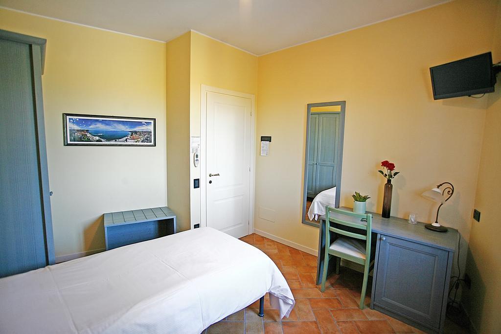 Hotel Antichi Cortili دوسّوبونو المظهر الخارجي الصورة